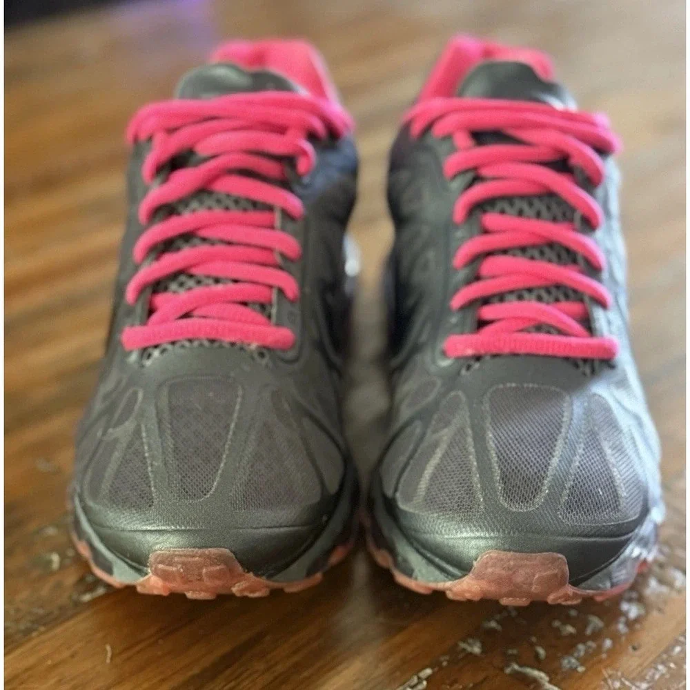 Size 7 - Nike Air Max 2011 Leather Black Pink‎ W